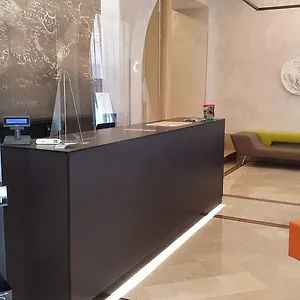 Hotel Varese, Řím