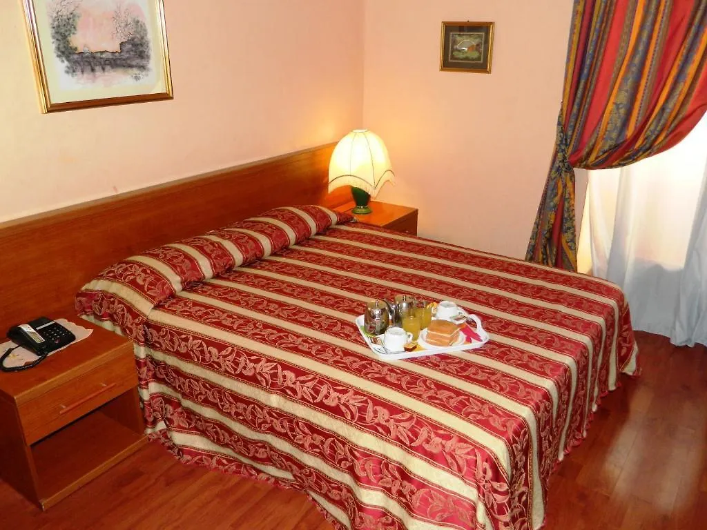 רומא Buonarroti Home לינה וארוחת בוקר